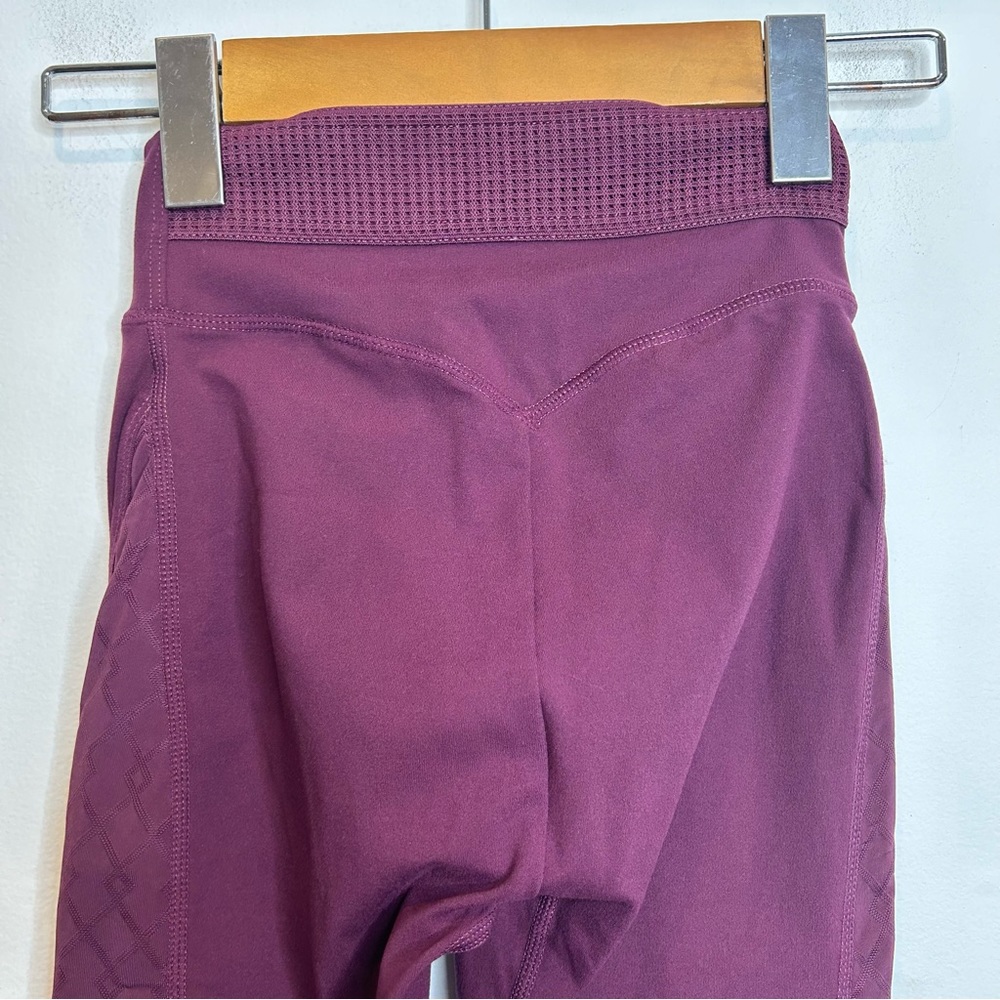 Gymshark Geo Mesh Leggings Burgundy - Picture 5 of 8